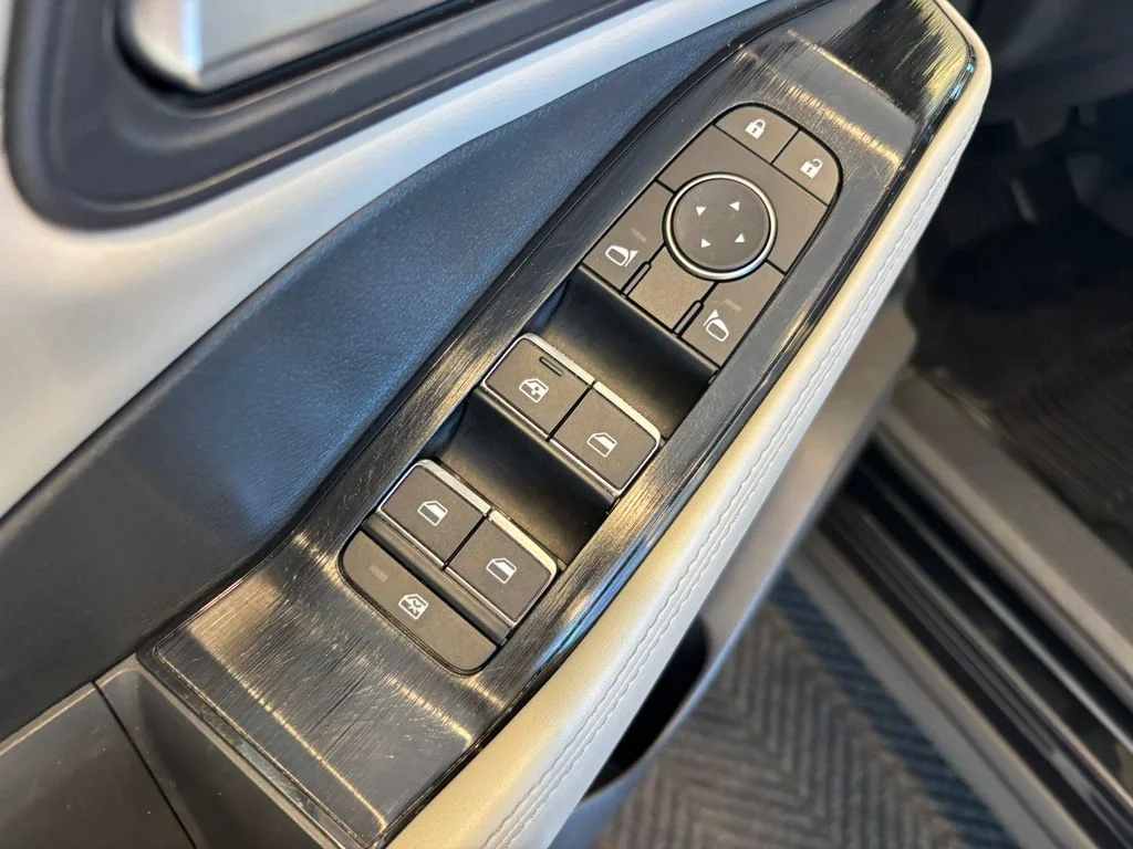Used 2023 Black Nissan SL image 14