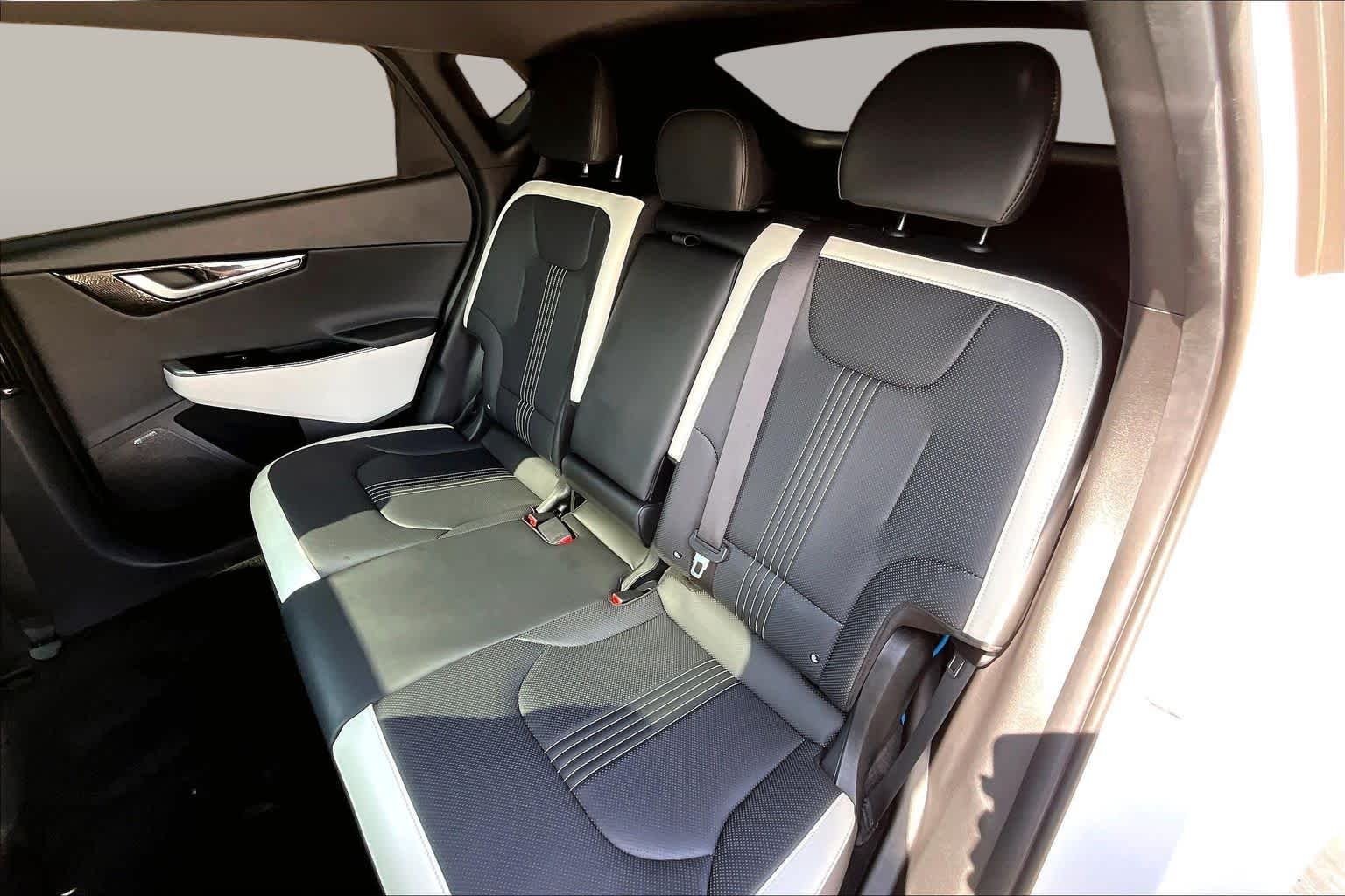 Used 2024 Snow White Pearl Kia GT-Line image 17