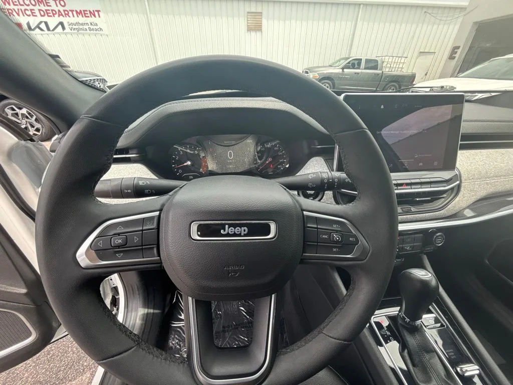 Used 2024 White Jeep Latitude image 14