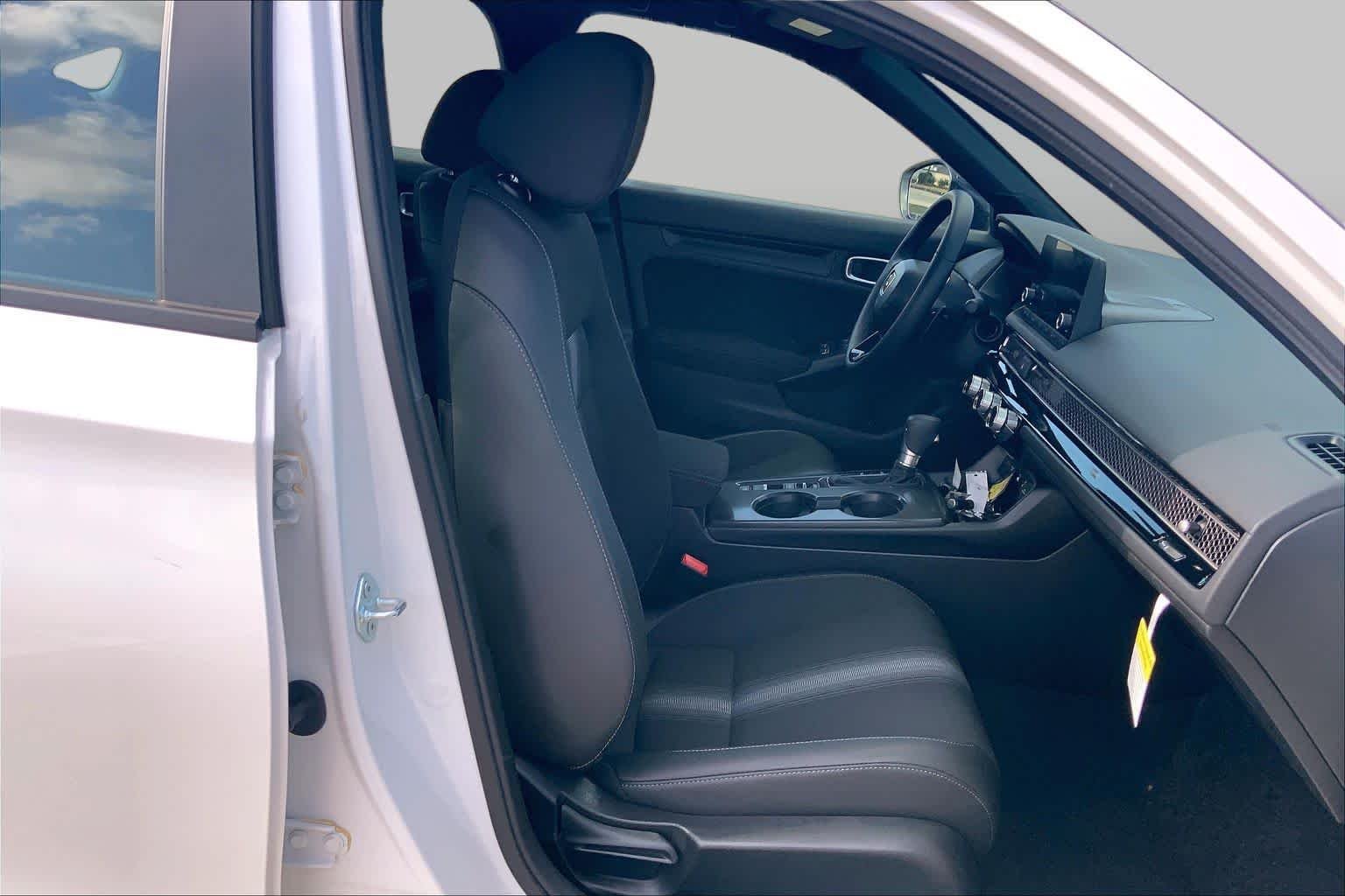 2026 Honda Civic Hatchback Sport - Photo 9