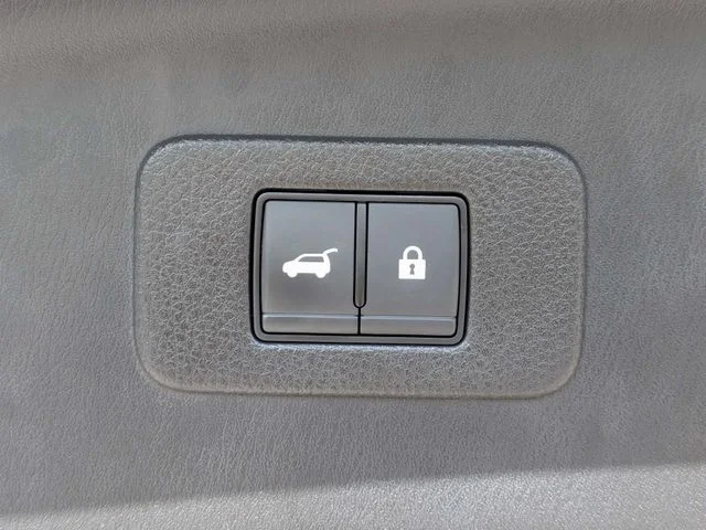 Used 2022 Gray Nissan SV image 12