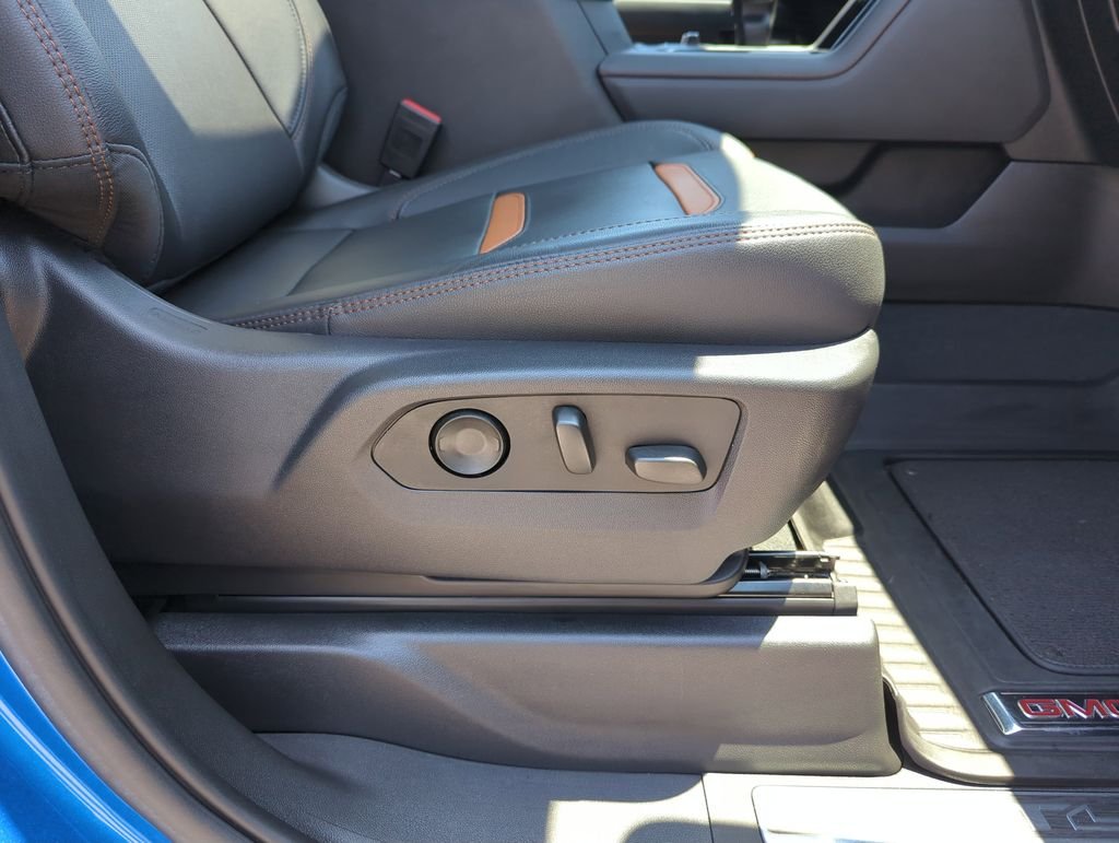 Used 2022 Blue GMC AT4 image 37