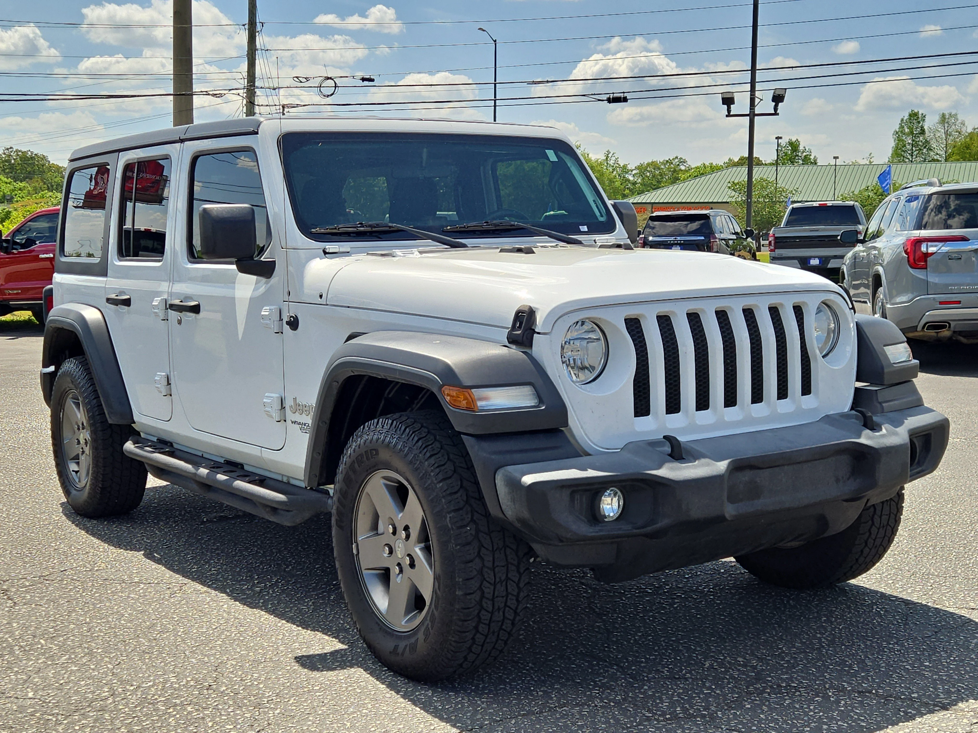 Used 2018 White Jeep Sport image 4