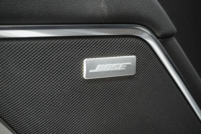 Used 2024 INTERSTELLAR WHITE GMC SLT image 19