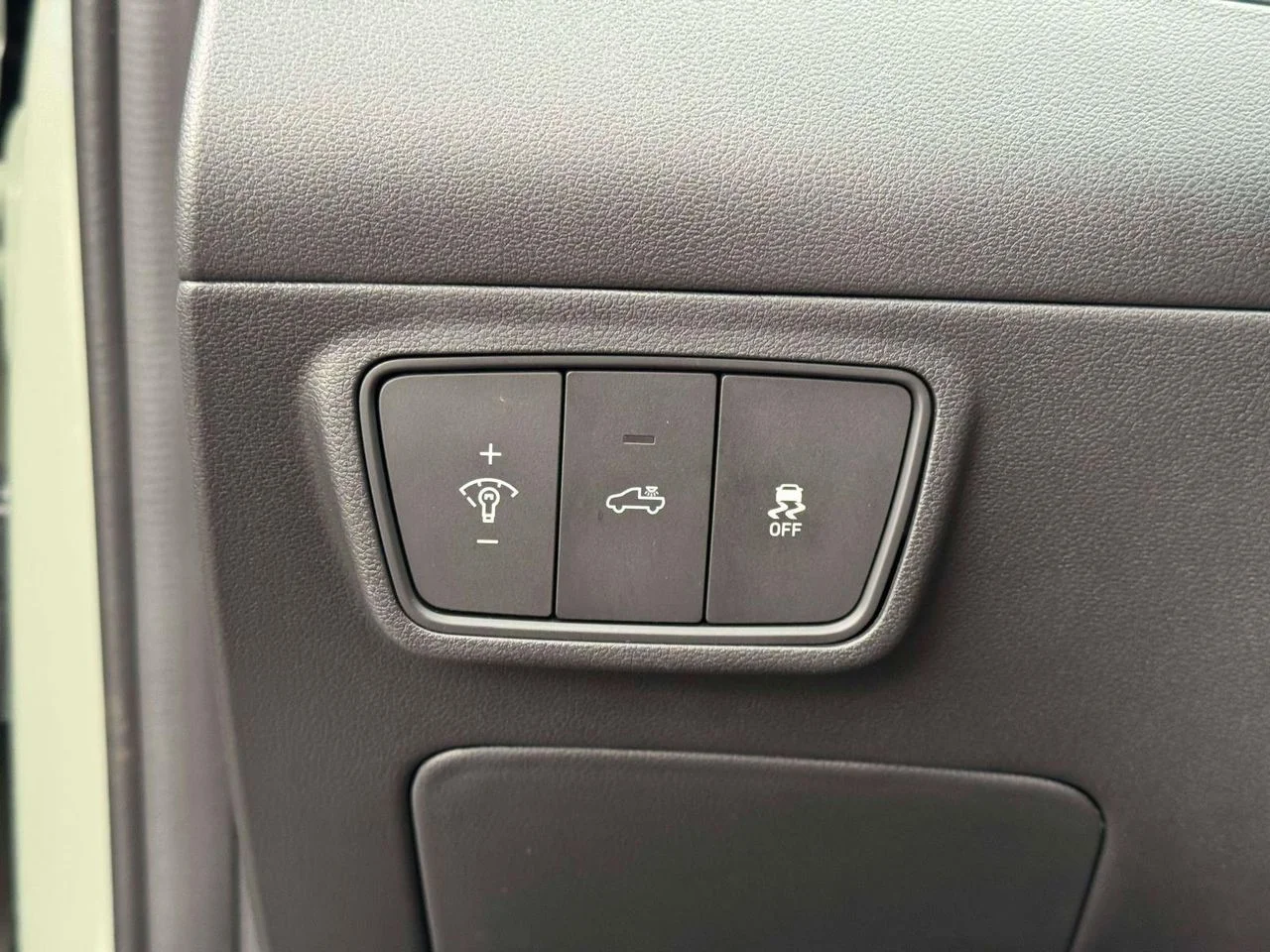 Used 2022 Sage Gray Hyundai SEL image 21