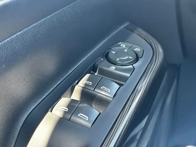 2023 GMC Acadia SLT - Photo 19