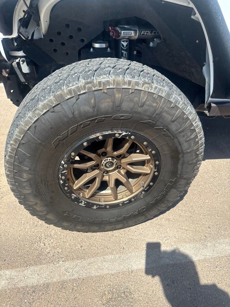 Used 2015 White Jeep Rubicon image 7