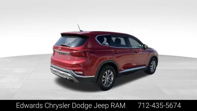 Used 2019 Red Hyundai SE image 8