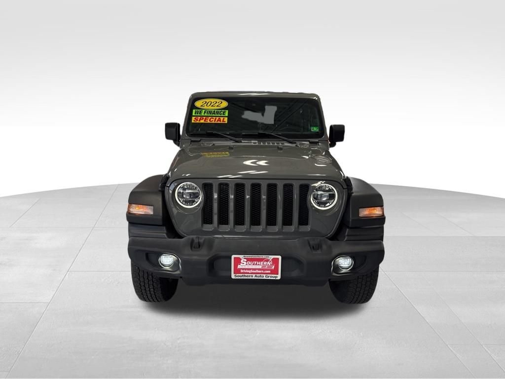 Used 2022 Gray Jeep Sport S image 9