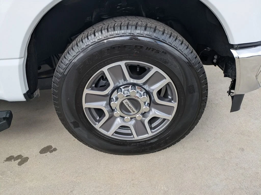 New 2026 Oxford White Ford Lariat image 10