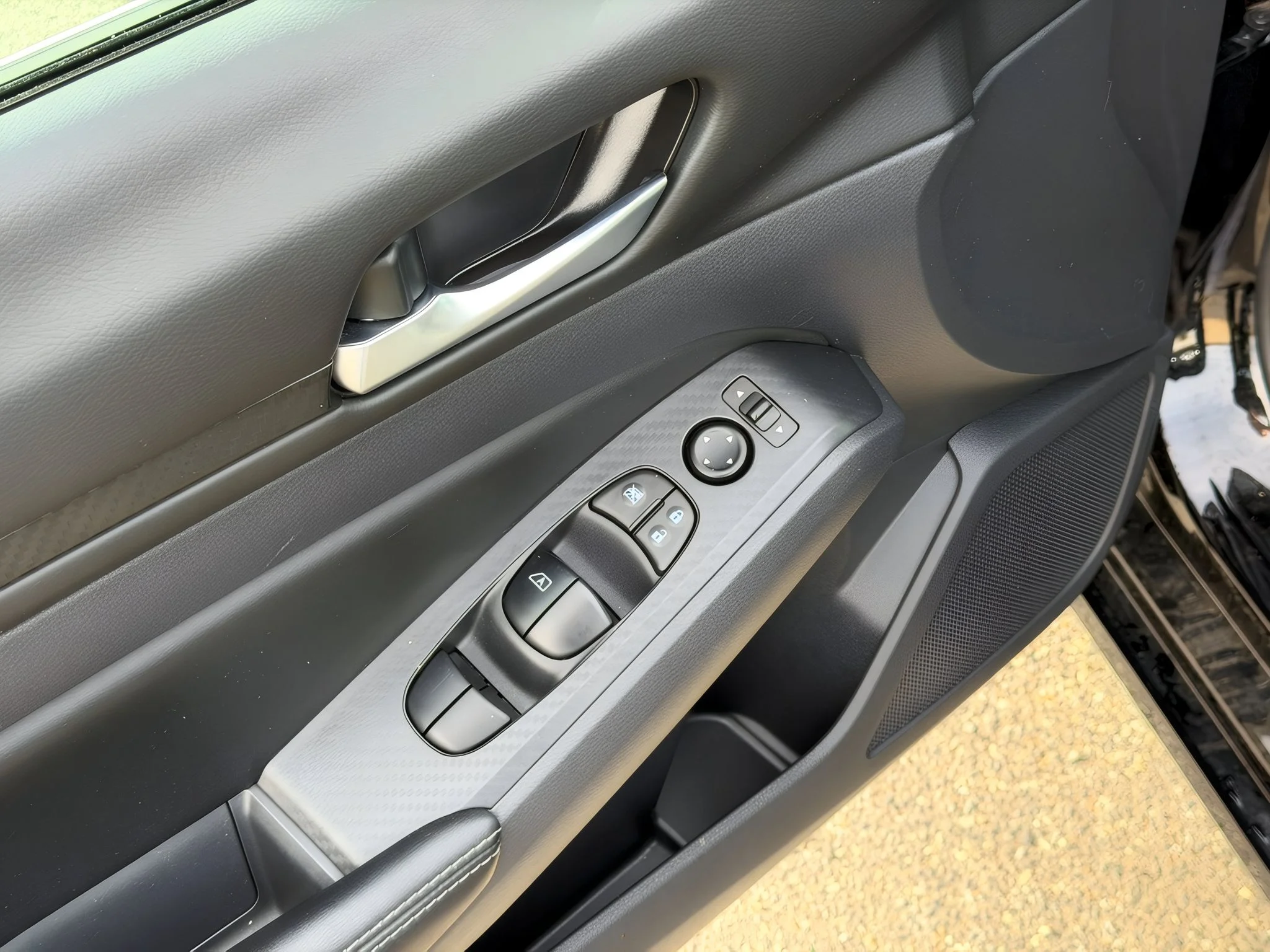 2025 Nissan Altima SV - Photo 14