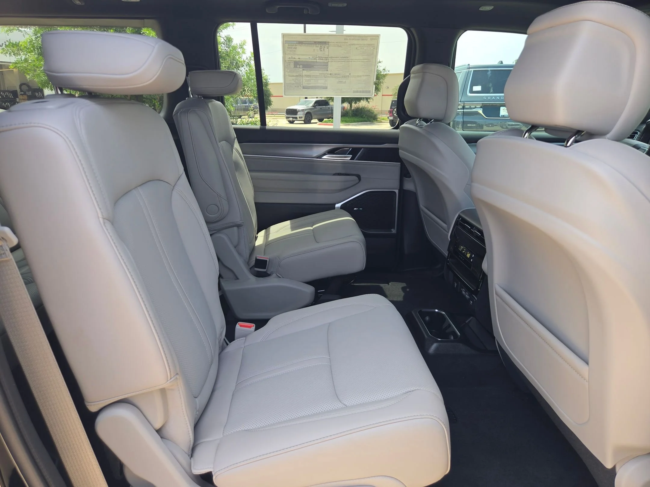 New 2026 High Gloss Black Exterior Paint Jeep  image 23