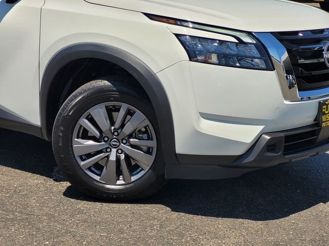 Used 2025 White Nissan SV image 9