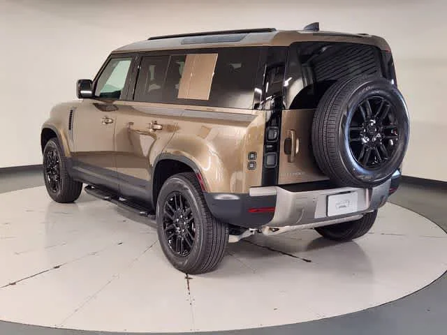 Used 2026 Gondwana Stone Metallic Land Rover S image 6