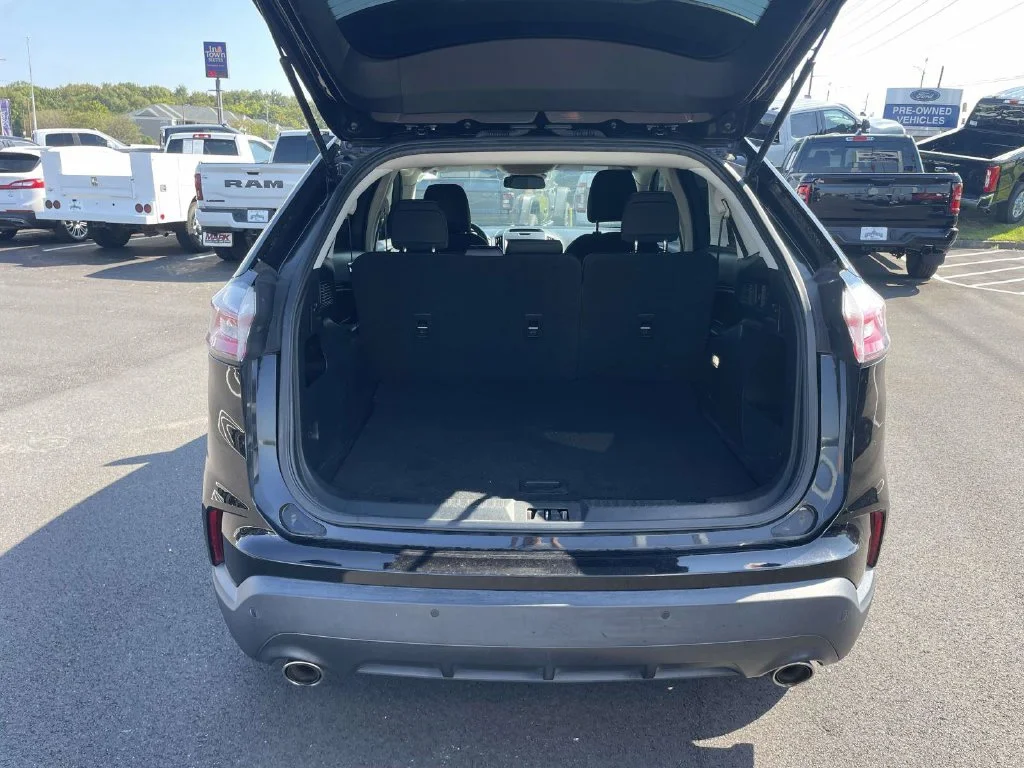 Certified Used 2020 Black Ford SE image 10