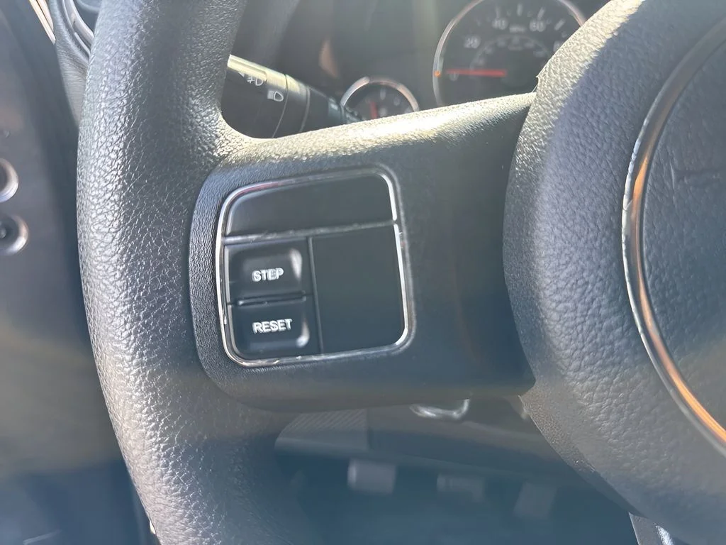 Used 2018 Gray Jeep Sport image 12