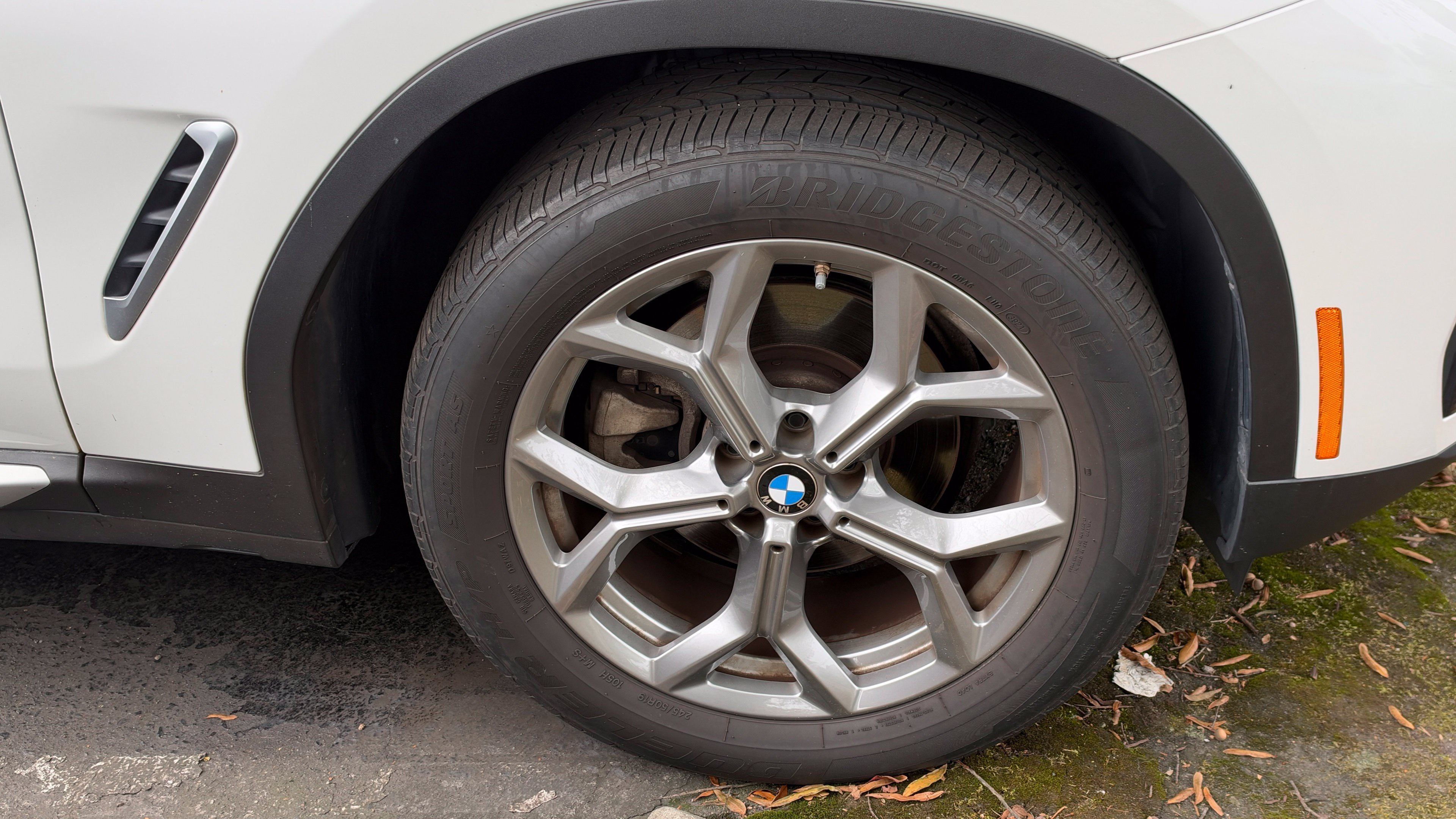 Used 2022 Mineral White Metallic BMW xDrive30i image 4