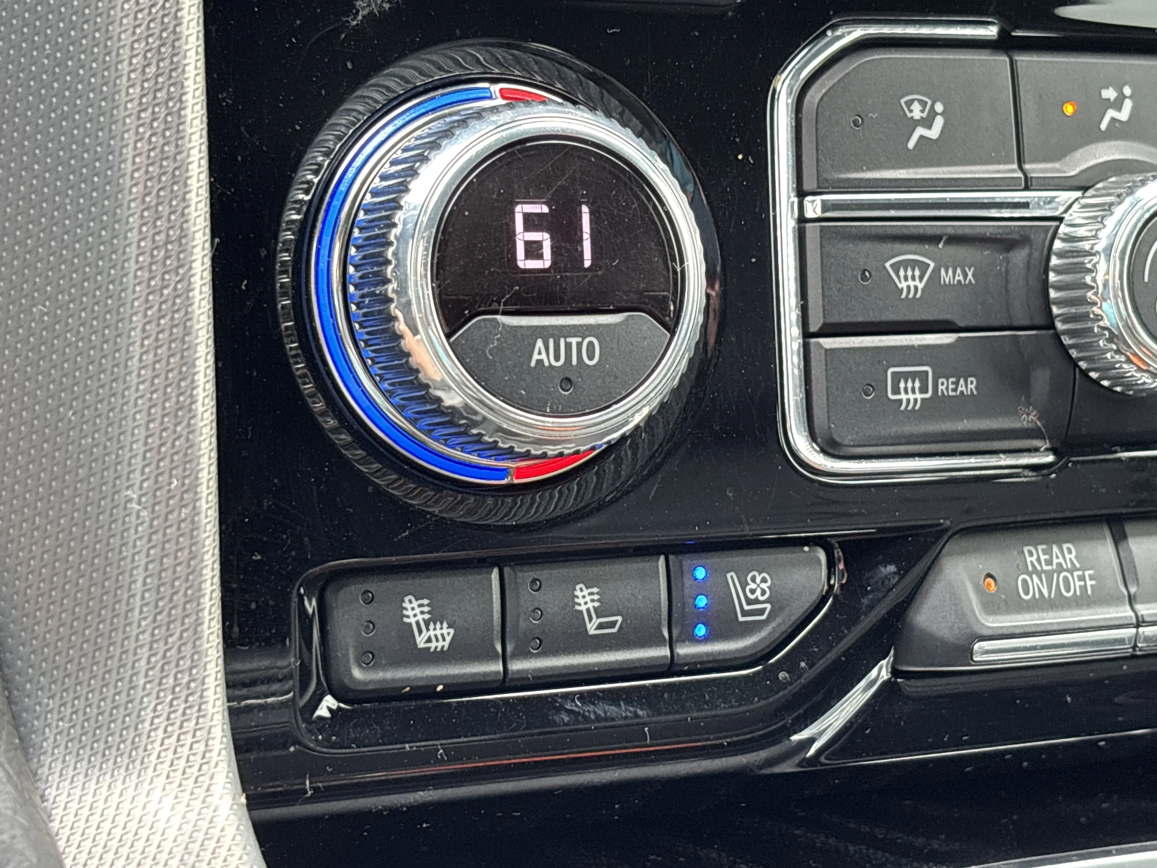 Used 2022 Onyx Black GMC Denali 4WD image 47