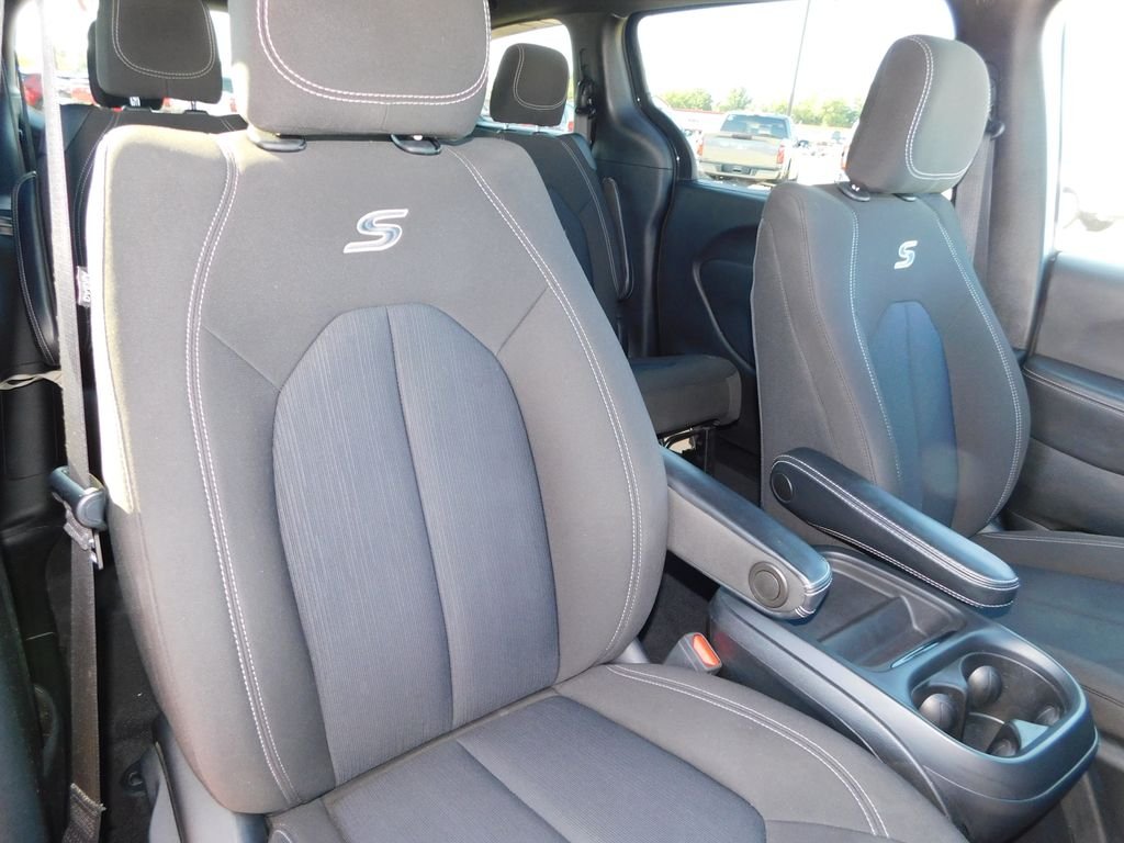 Used 2021 Black Chrysler Touring image 19