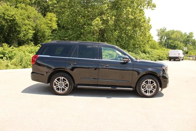 Used 2025 Black Ford Active image 6