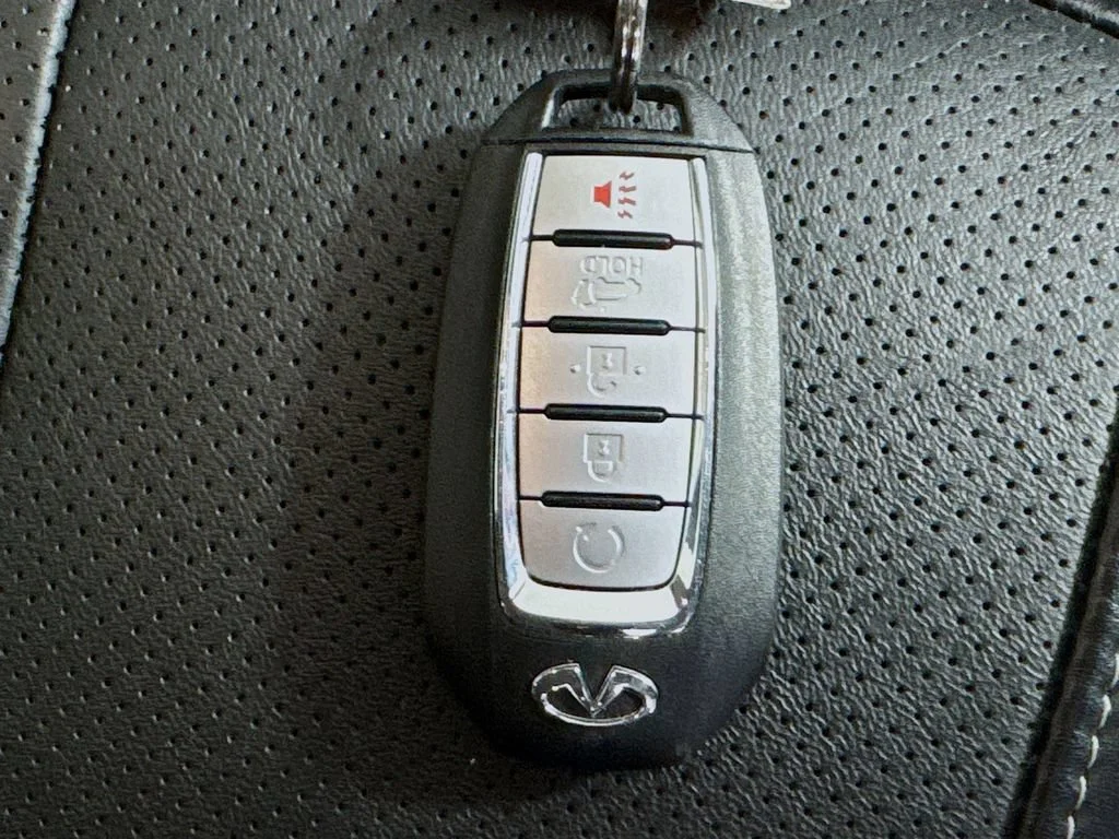 Certified Used 2023 Red INFINITI LUXE image 40