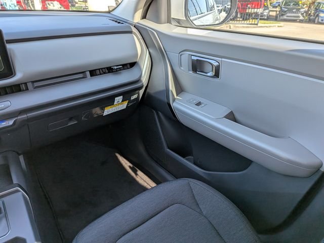 New 2027 Snow White Pearl Kia LX image 18