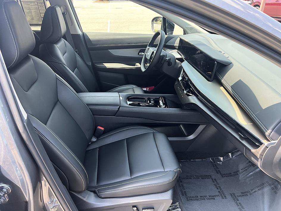 Certified Used 2025 Gun Metallic Nissan SL image 17