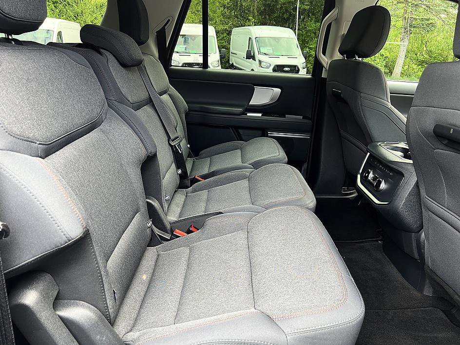 Used 2025 Oxford White Ford Active image 22