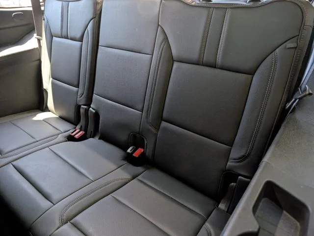 Used 2021 Pearl Chevrolet RST image 11