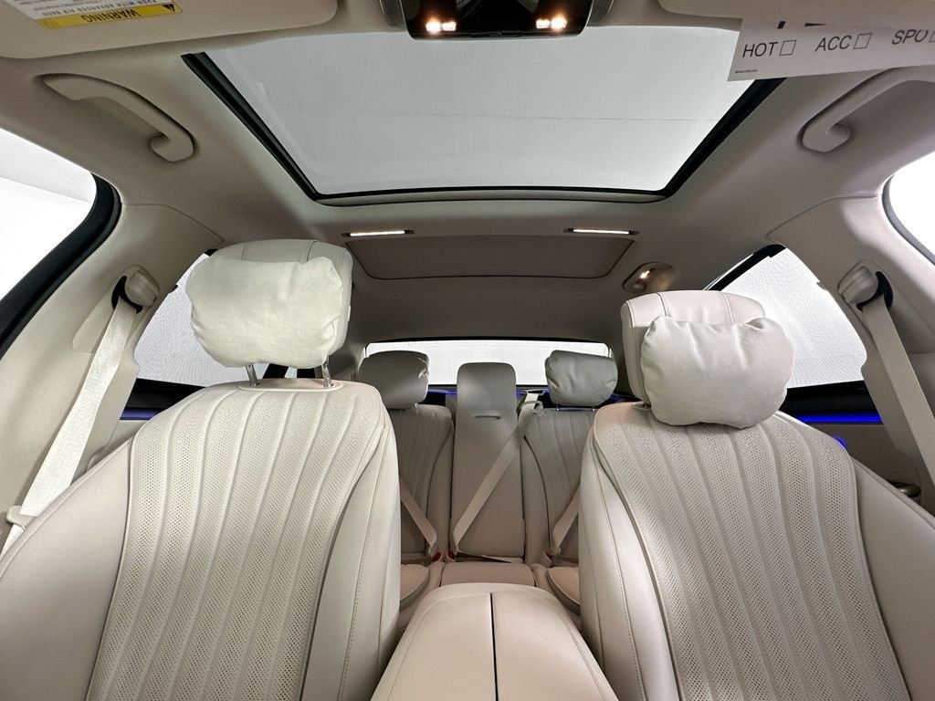 New 2026 White Mercedes-Benz S 500 image 23