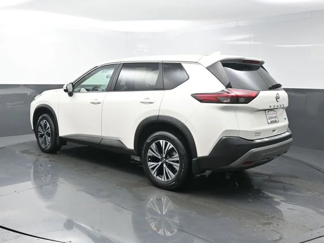 Used 2023 White Nissan SV image 5