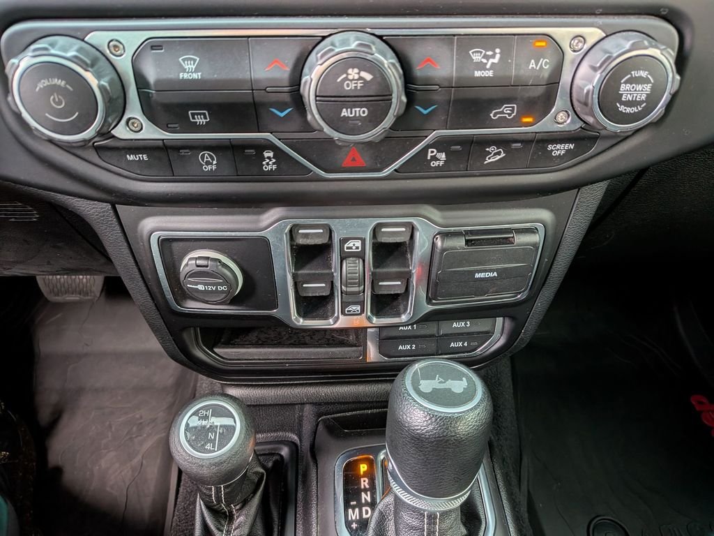Used 2021 Gray Jeep Unlimited Sahara image 17