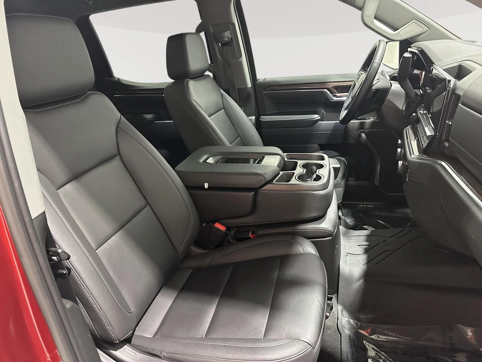 Used 2023 RADIANT RED TINTCOAT Chevrolet LT image 26