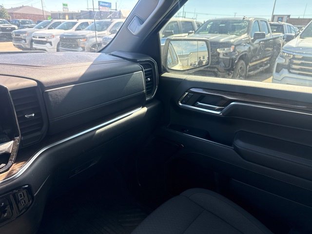 Used 2024 White Chevrolet LT image 28