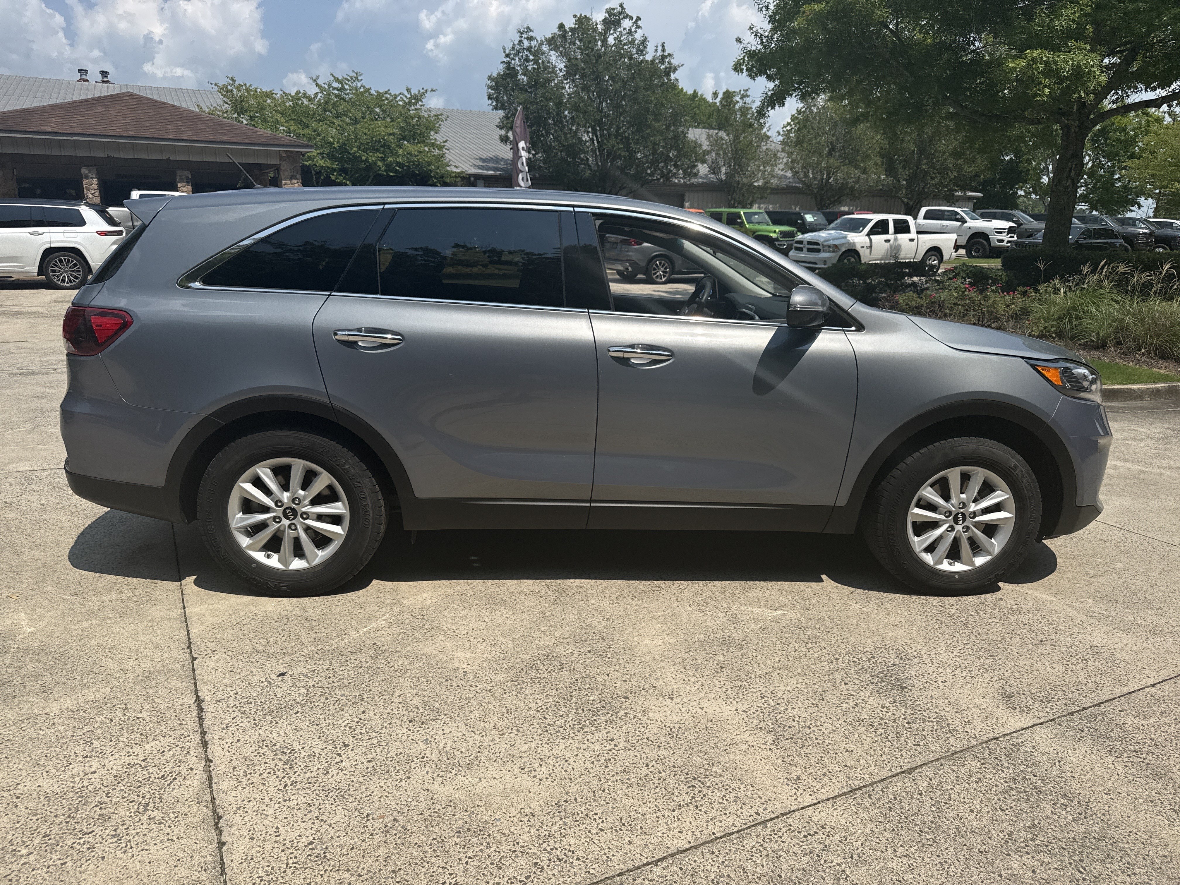 Used 2020 Everlasting Silver Kia LX image 8