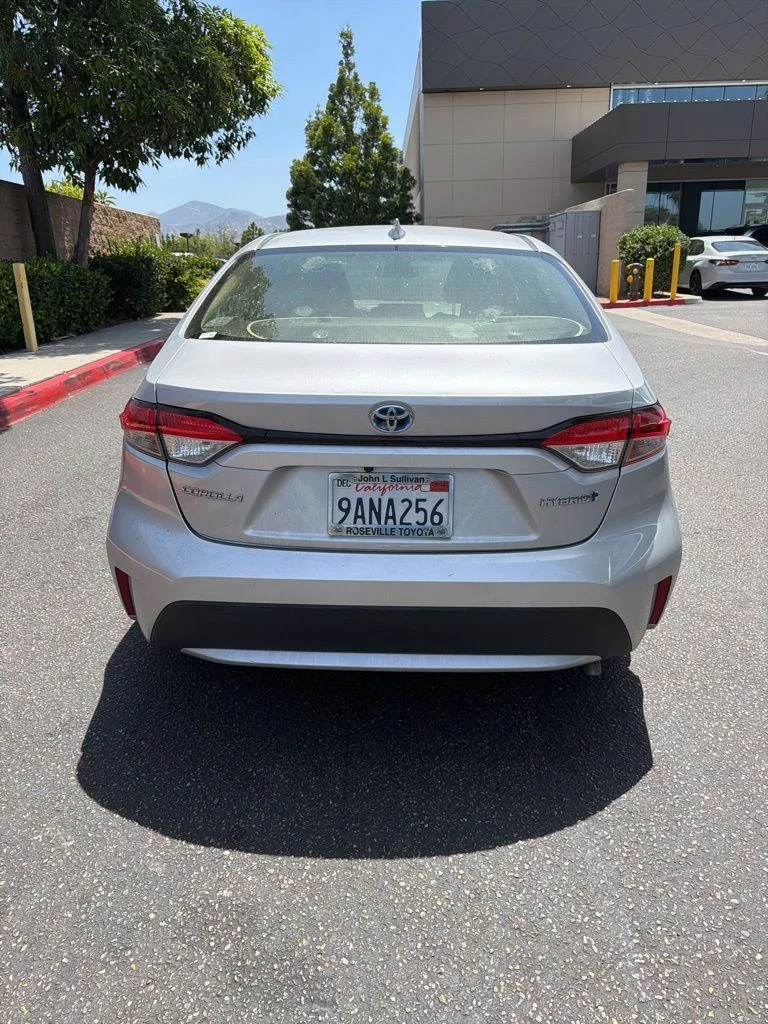 Used 2022 Silver Toyota LE image 4