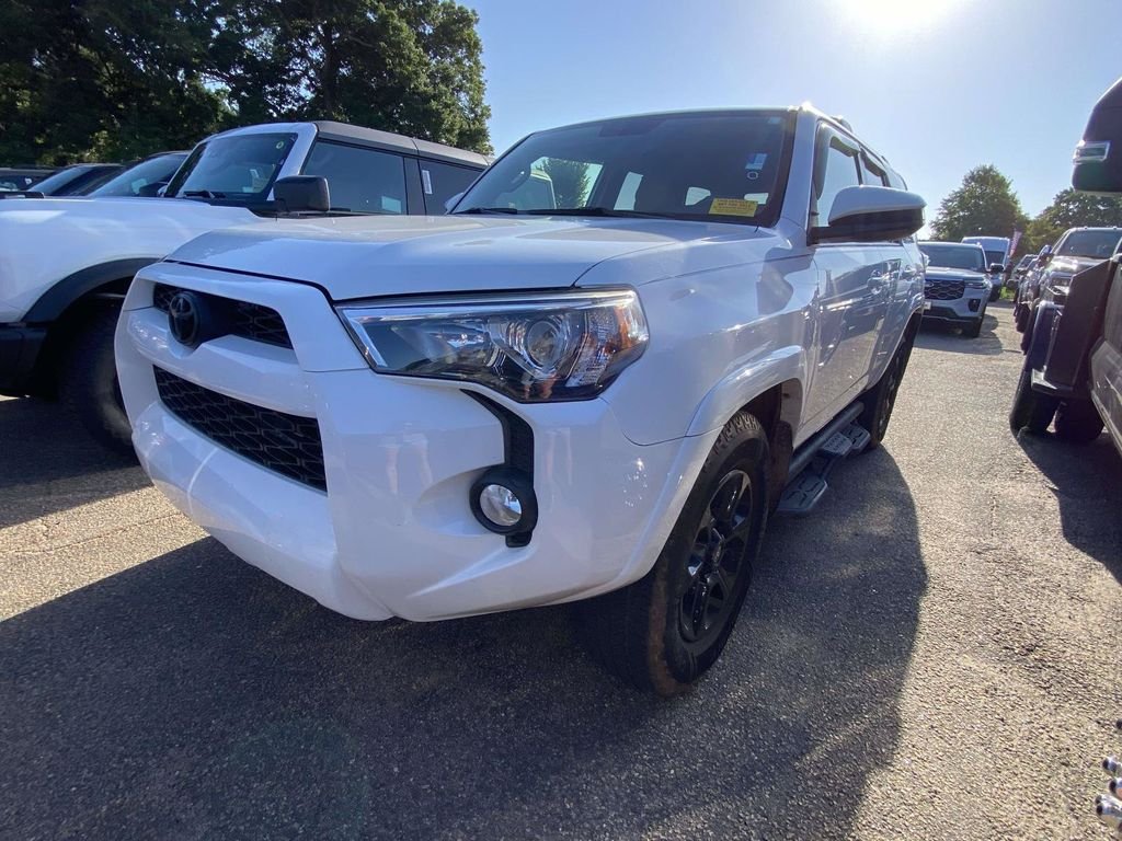 Used 2019 White Toyota SR5 image 3