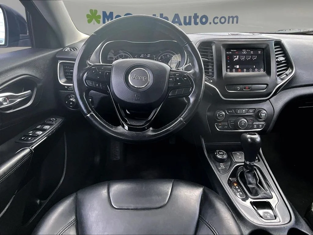 Used 2020 Gray Jeep Latitude Plus image 10