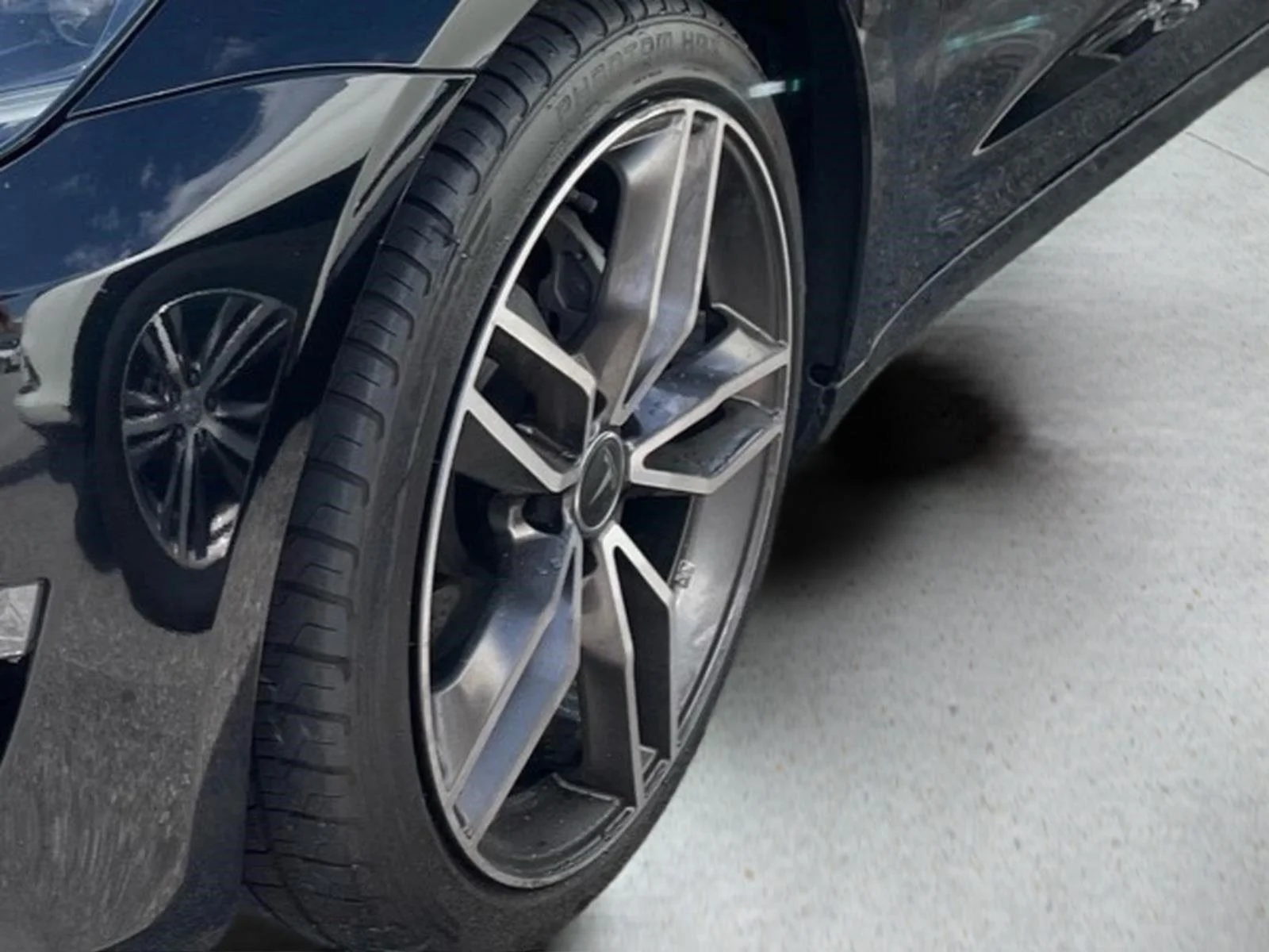 Used 2023  Tesla  image 22