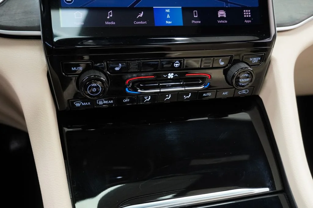 Used 2025 Red Jeep Limited image 29