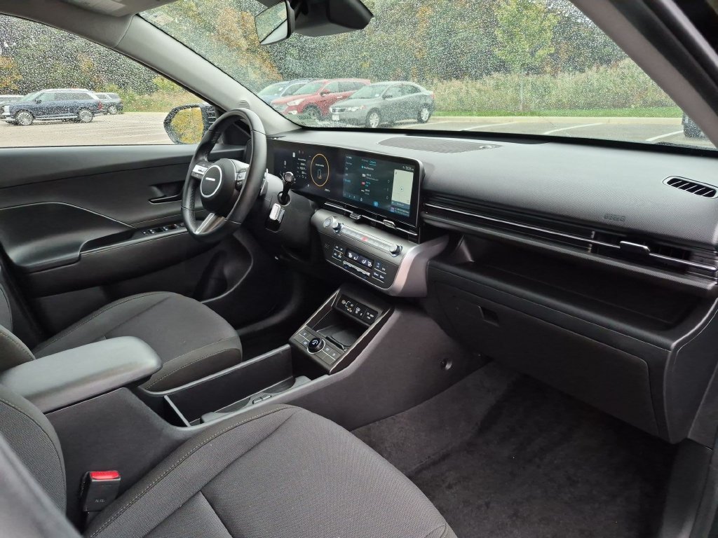 Used 2024 Black Hyundai SEL image 31