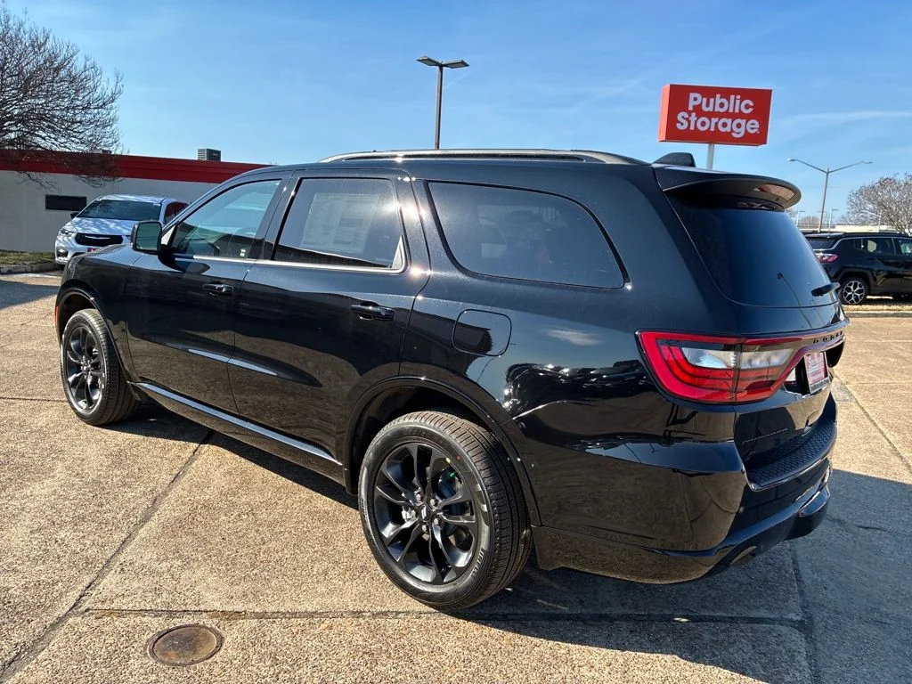 New 2026 Diamond Black Clear-Coat Exterior Paint Dodge GT Plus image 3