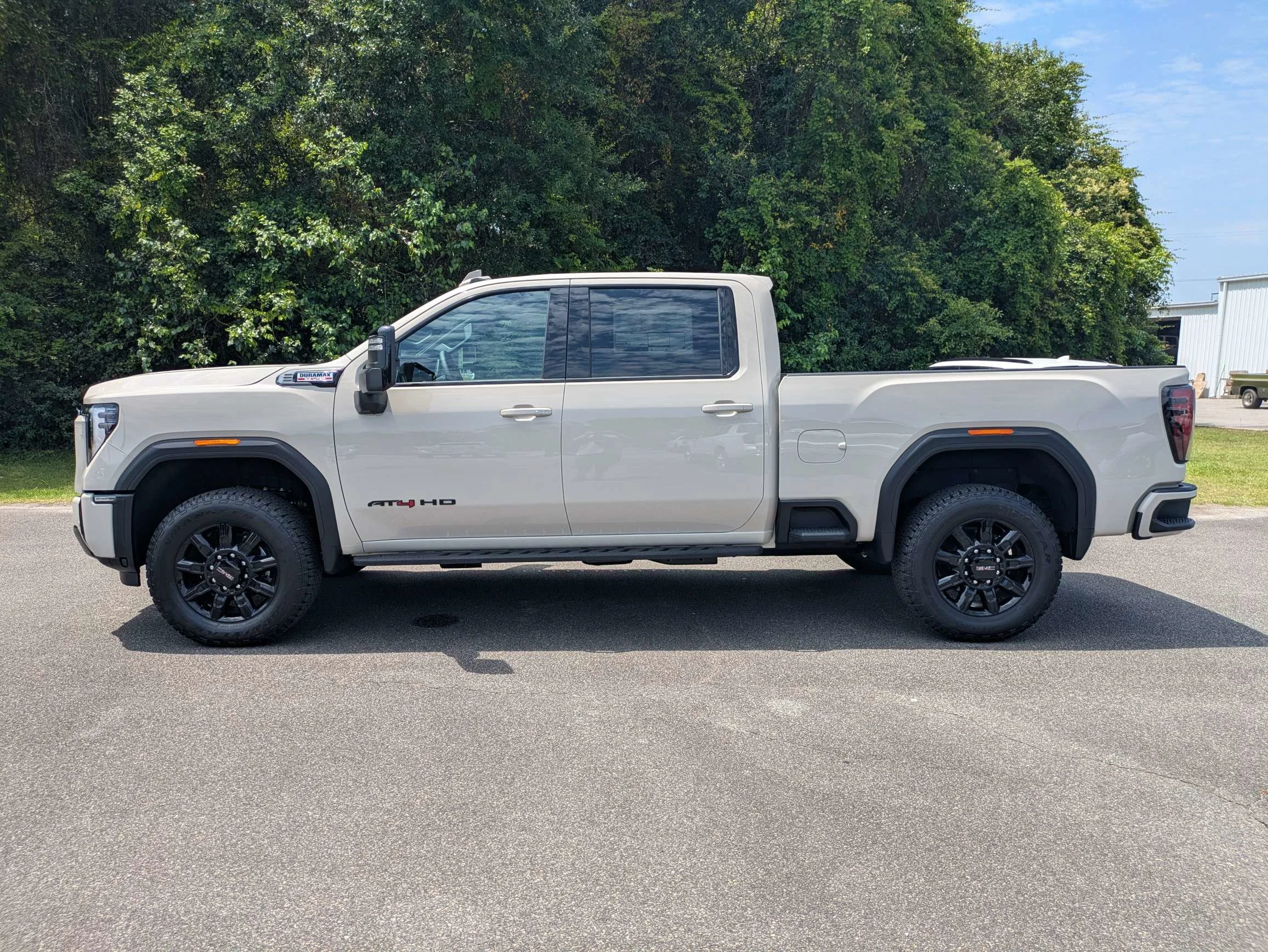 2026 GMC Sierra 2500HD AT4 - Photo 6