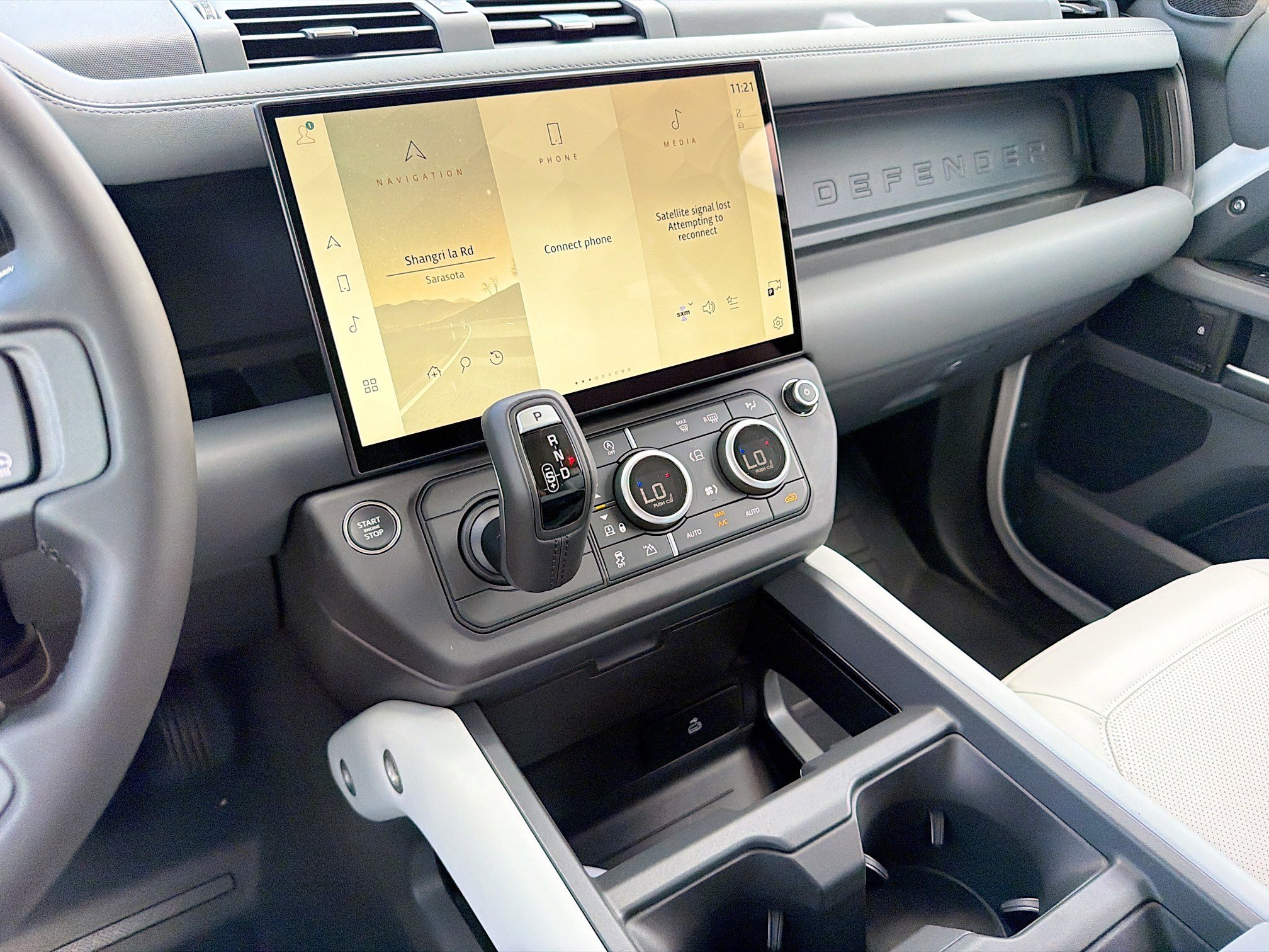 New 2026 Fuji White Land Rover X-Dynamic SE image 29