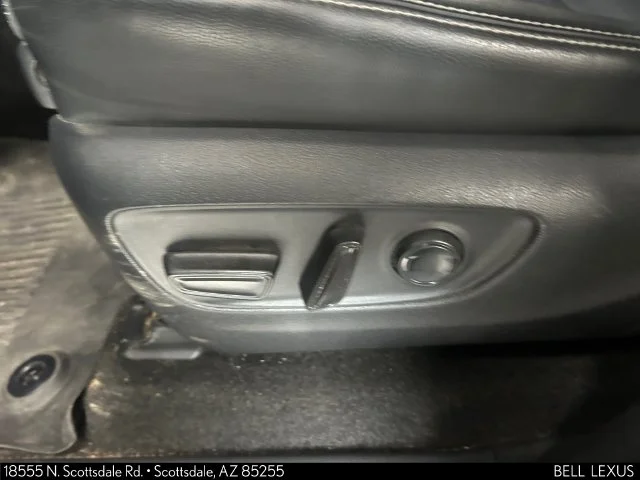 Used 2024  Toyota Base image 20