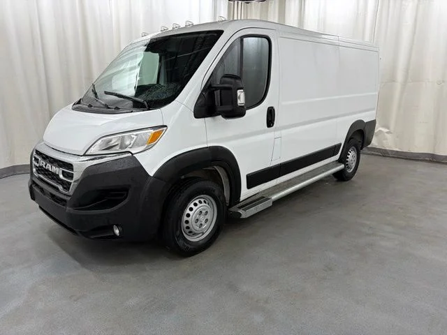 Used 2025 White Ram Base image 2