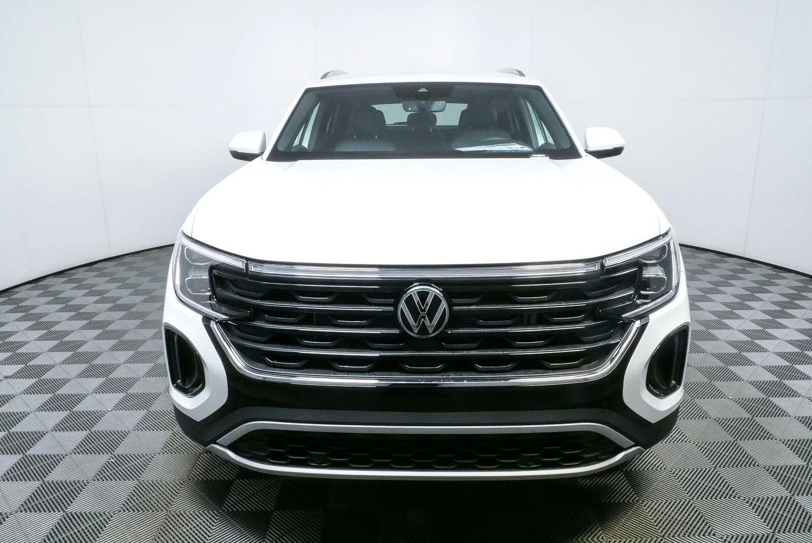 New 2026 Opal White Pearl Volkswagen 2.0T SE w/Technology image 33