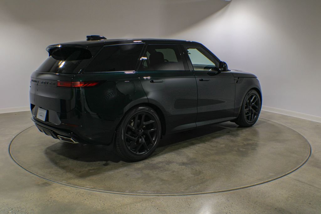 New 2026 British Racing Green Land Rover Dynamic SE image 6
