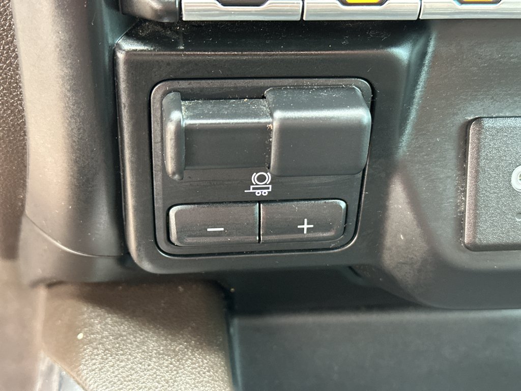 Used 2019 Onyx Black GMC SLT image 31