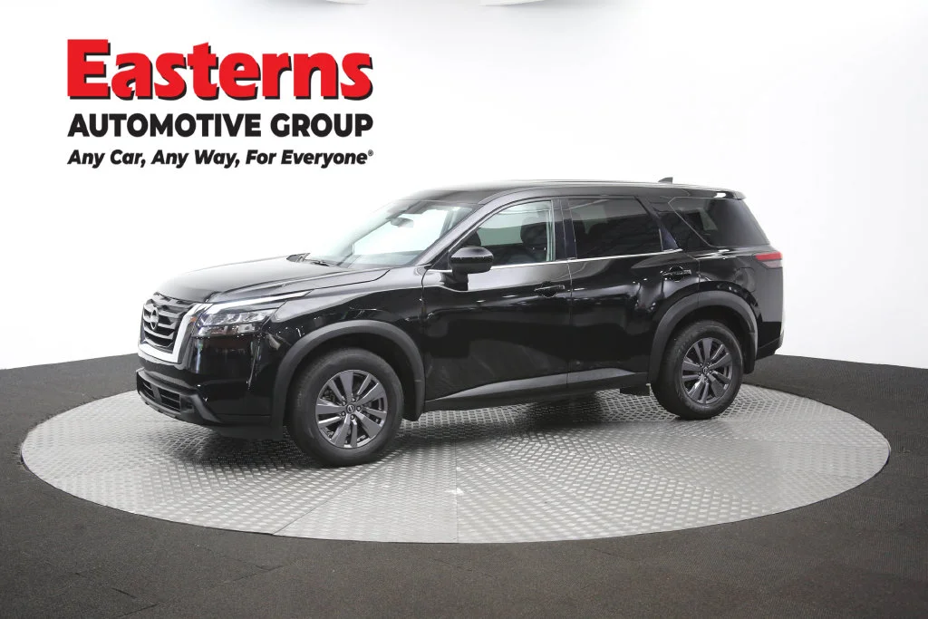 Used 2023 Black Nissan S image 59